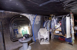 Illustration for article titled Look beneath the surface of these incredible underground homes